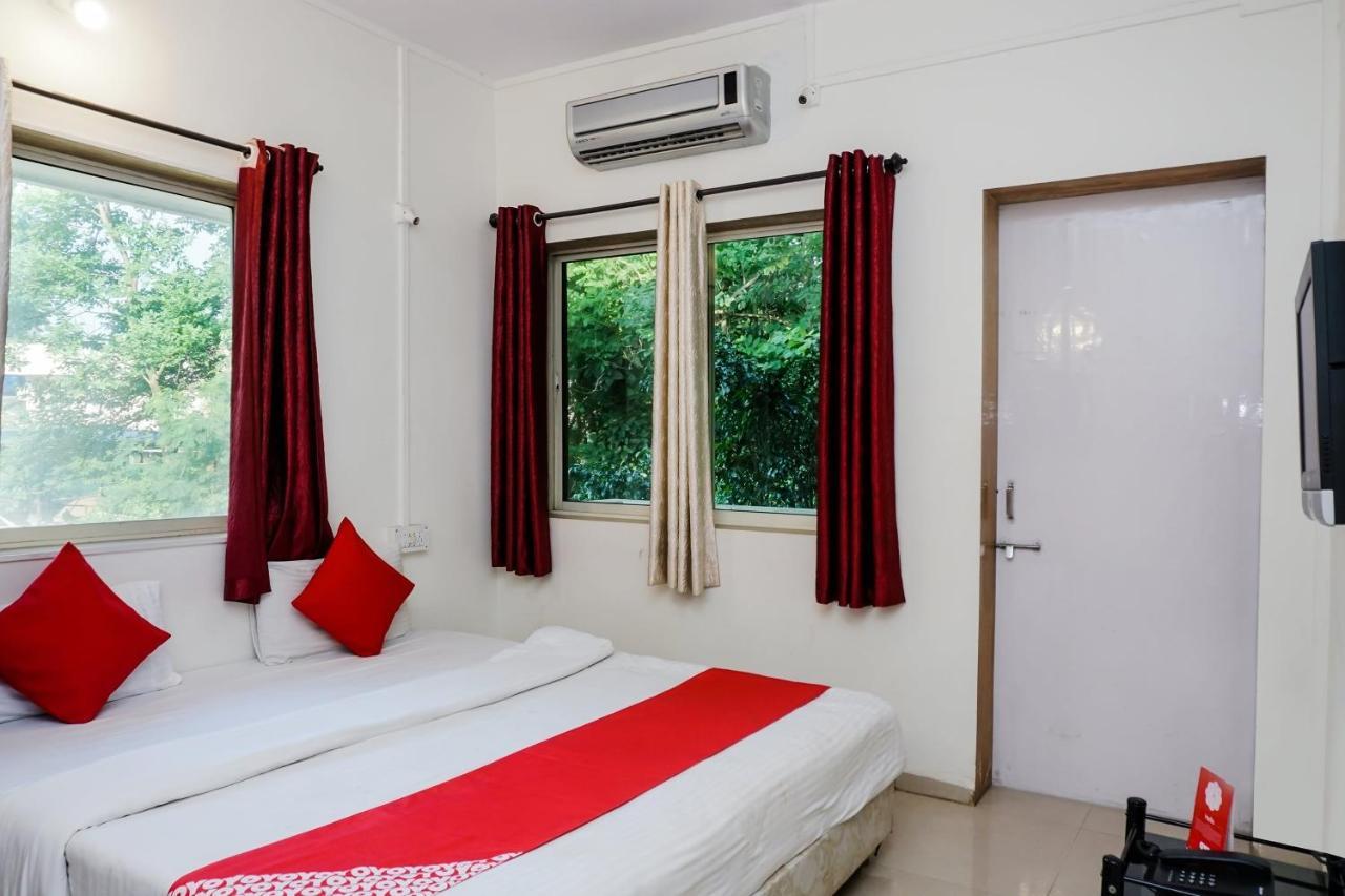 Dreams Holiday Resort Лонавала Екстериор снимка